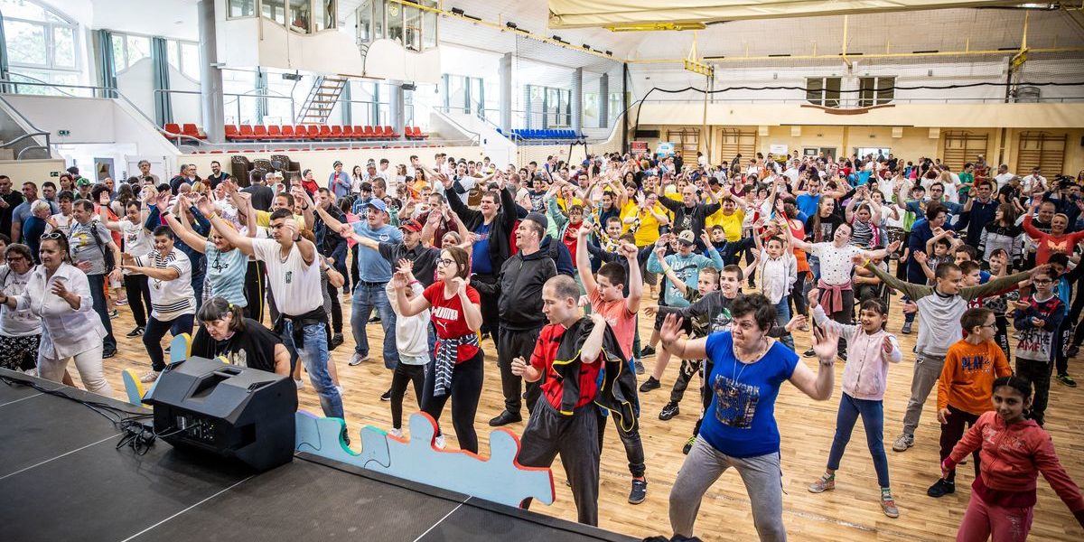 15ff14a8800b450d8b8a16063dc45ad8