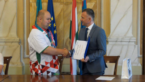 Janos_polgarmesteri koszontes